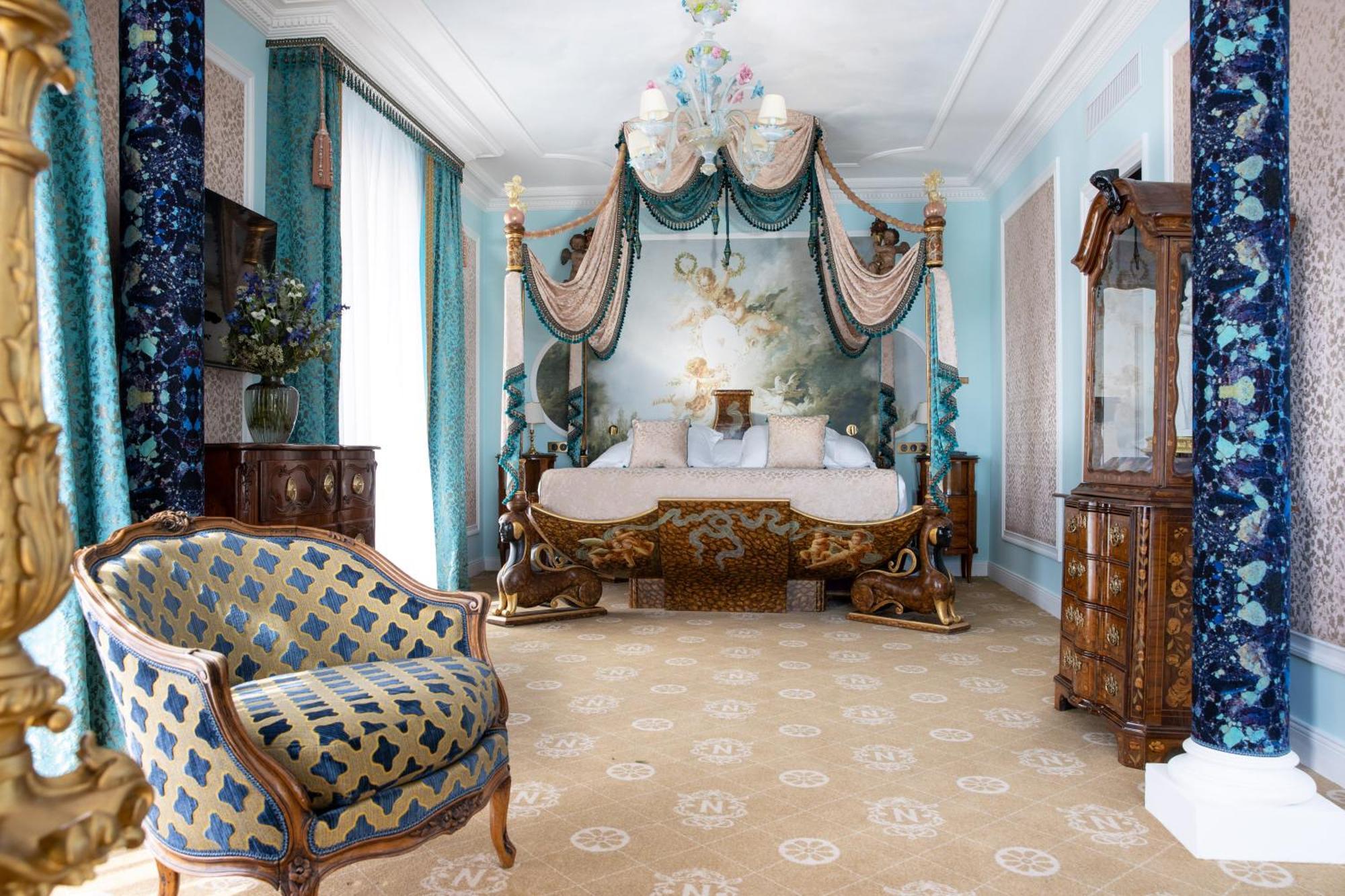 Negresco 5*